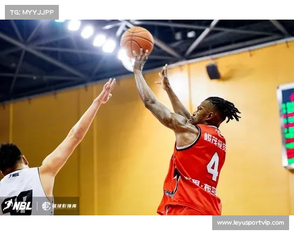 NBL半场战报:爱德华兹砍下11分 太攀蛇三分手感冰凉半场落后墨尔本联 NBL半场战报:爱德华兹砍下11分 太攀蛇三分手感冰凉半场落后墨尔本联